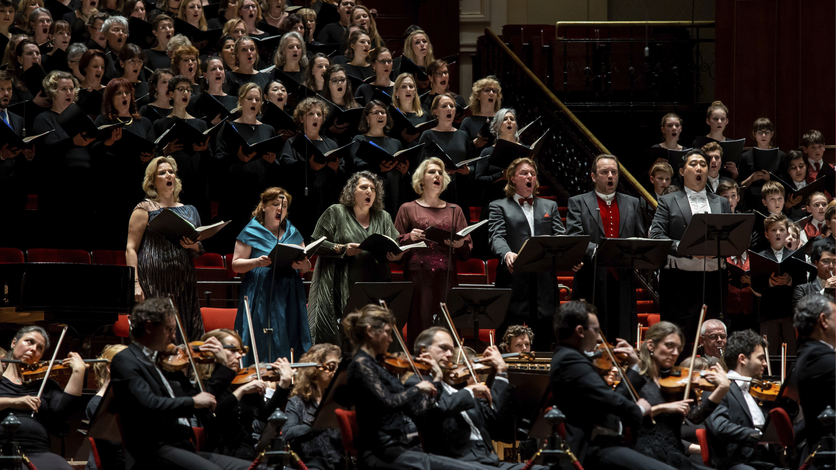 Mahler 8 live op groot scherm